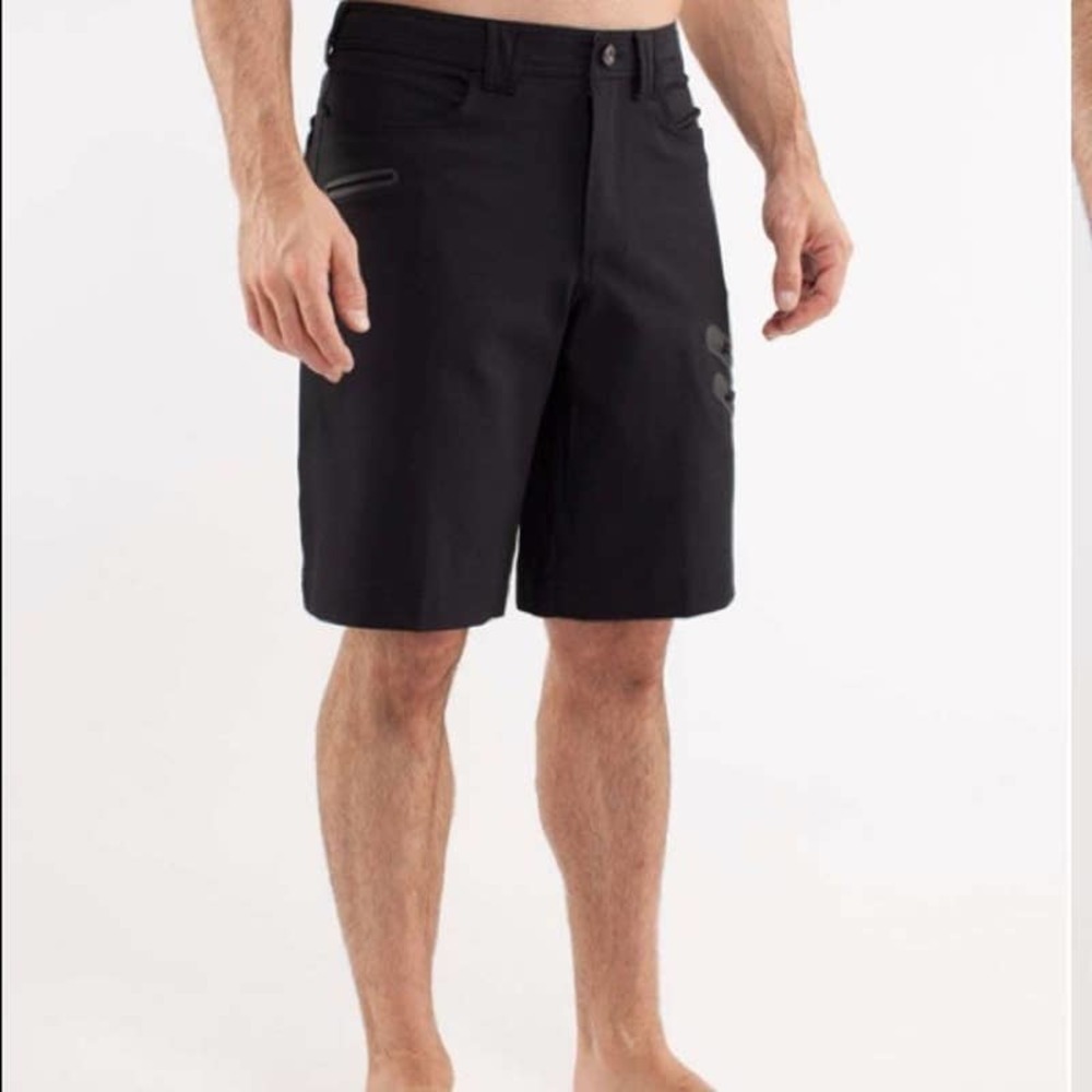 Lululemon Cadence Commute Zip Shorts Stretch Solid Black Women's Size 40